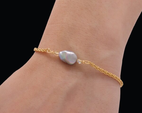 Eevee bracelet - 14k gold filled with Freshwater Pearl and Swarovski Crystals